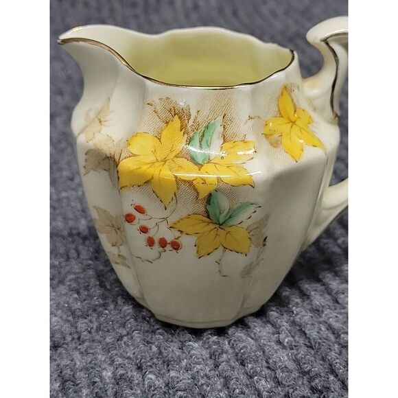 Vtg Paragon China Loretta Scalloped Cream & Sugar Yellow Bone China - Picture 4 of 9